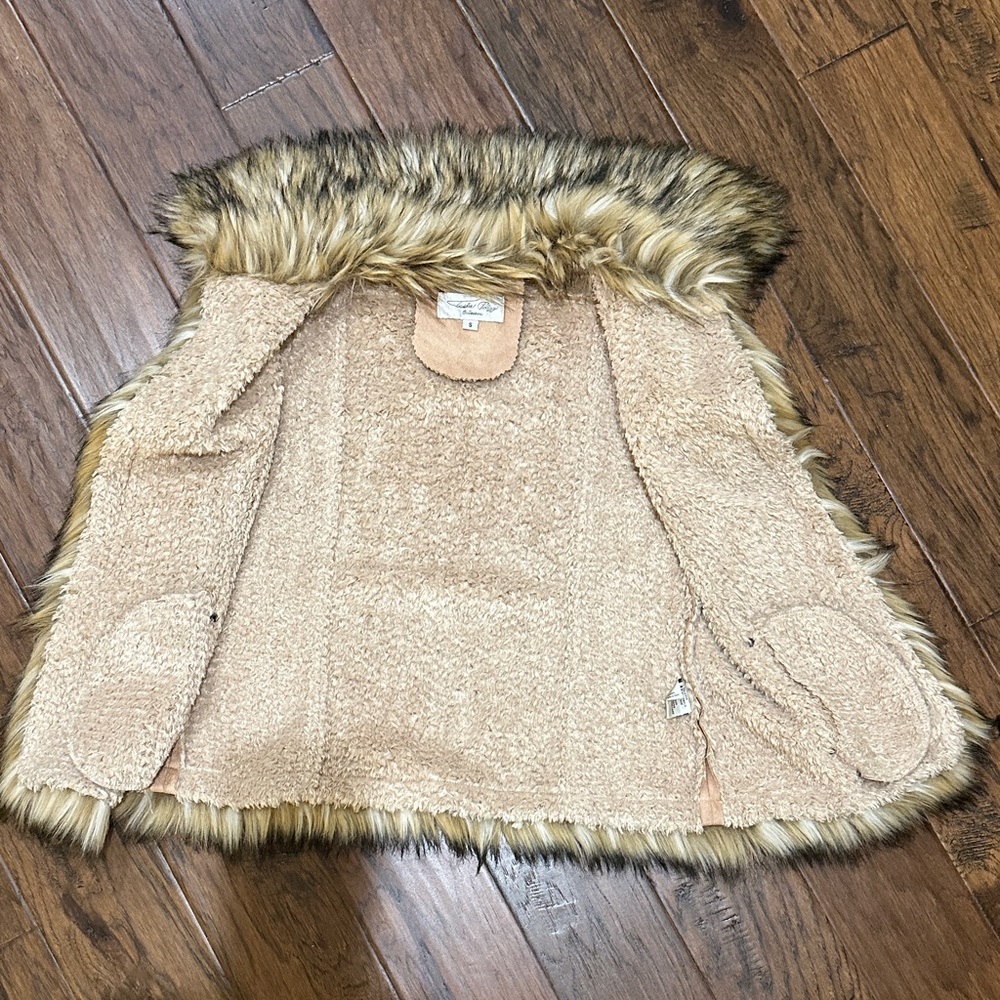 Faux Fur Trimmed Tan Vest - Picture 10 of 16
